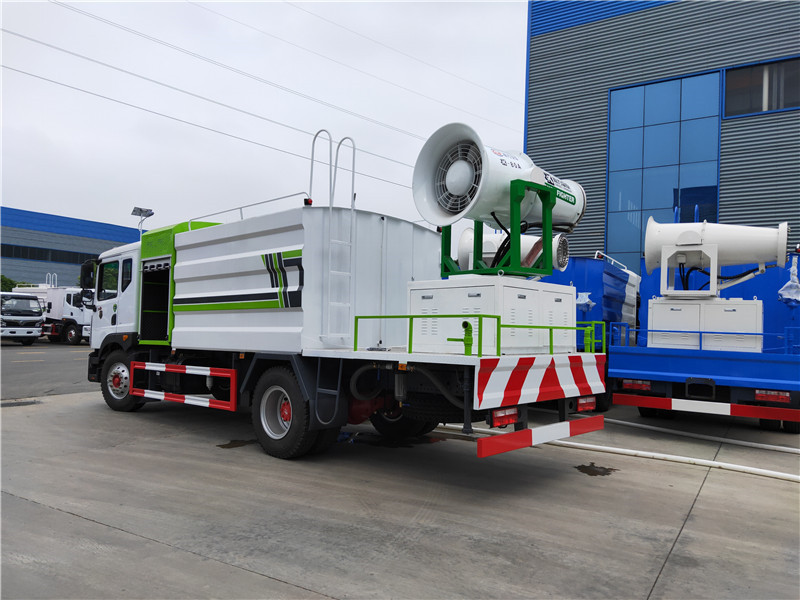 國(guó)六12方東風(fēng)D9霧炮車(chē)